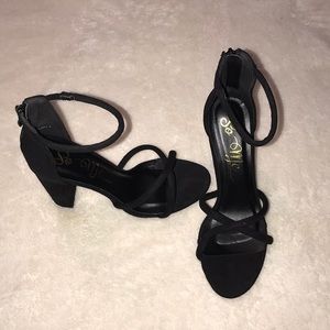 So Me Black Velvet Strappy Heels